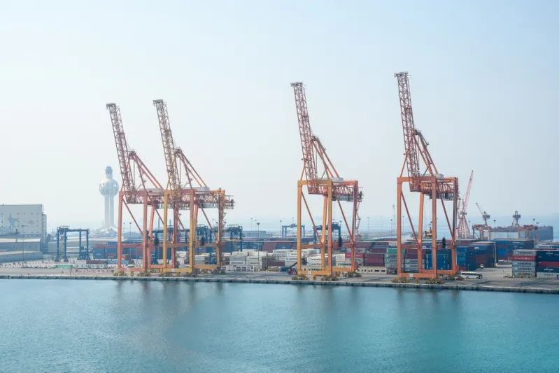 ربط ميناء جدة الإسلامي بموانئ شمال وجنوب أوروبا