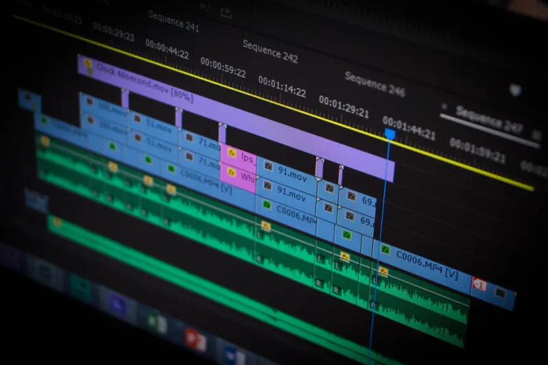 Adobe تعزّز Premiere Pro بقدرات الذكاء الاصطناعي