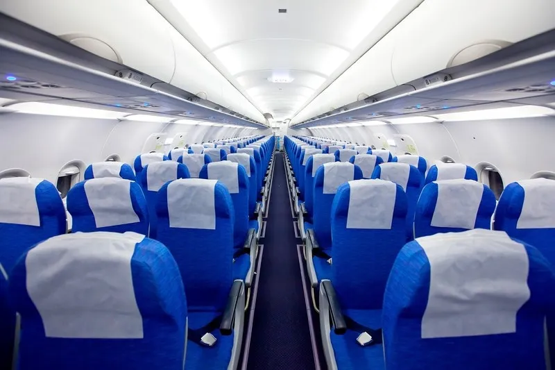 4 أسباب تجعلك تبتعد عن "أسوأ مقعد" على متن الطائرات