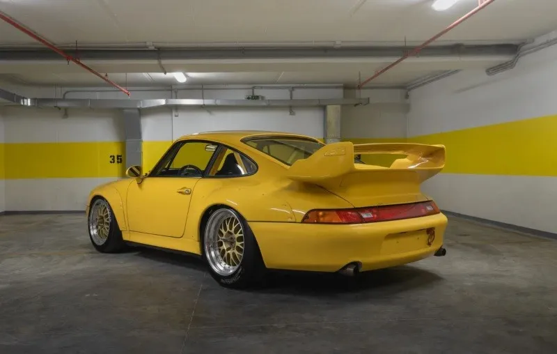 بيع سيارة "Porsche 911 GT2" موديل 1996 مقابل 1.3 مليون يورو