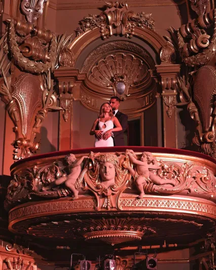 بتكلفة 20 مليون دولار.. حفل زفاف فاخر لملياردير هندي (فيديو وصور)