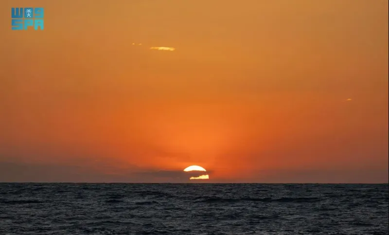 شاطئ "زاعم" الساحر.. رحلة إلى الهدوء والجمال الطبيعي