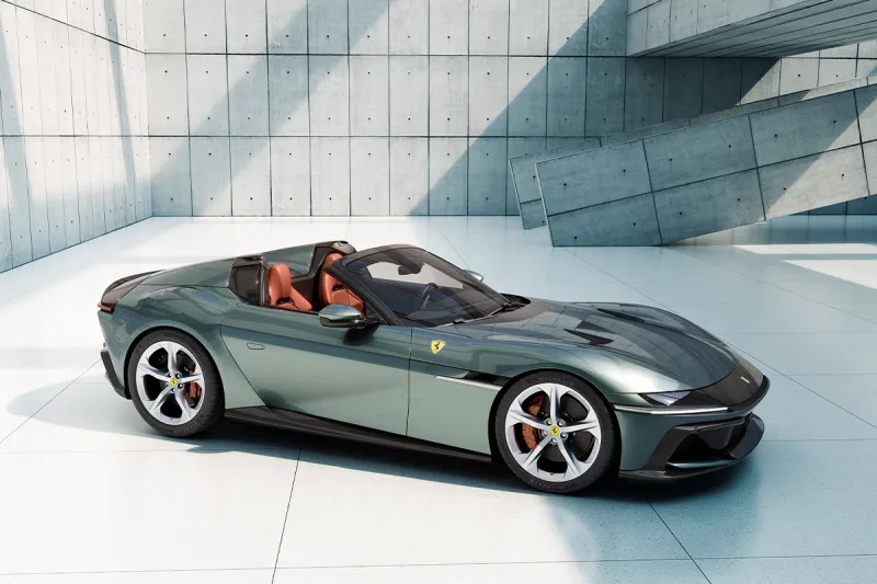 "مستوحاة من الستينيات".. "فيراري" تكشف عن سيارة جديدة