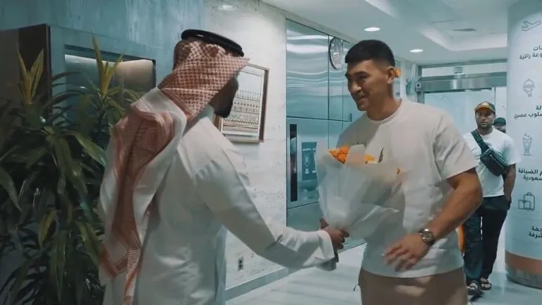 "النزال الكبير" يجمع بيفول والزناد.. الرياض مسرحًا لمواجهة "روسية - ليبية"