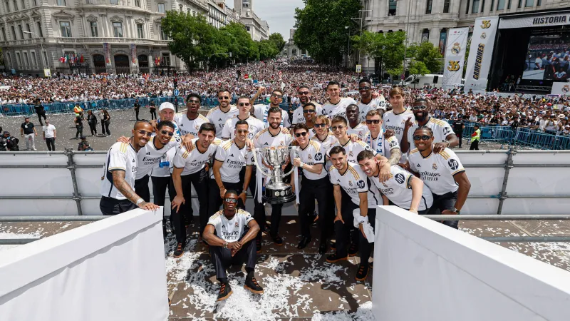 ريال مدريد يحتفل مع جماهيره بلقب الدوري 36 (فيديو)