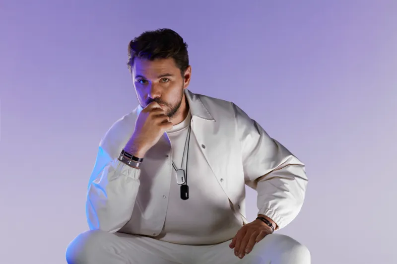 "Messika" تطلق مجموعة "Move" بالتعاون مع لاعب التنس السويسري "Stan Wawrinka"