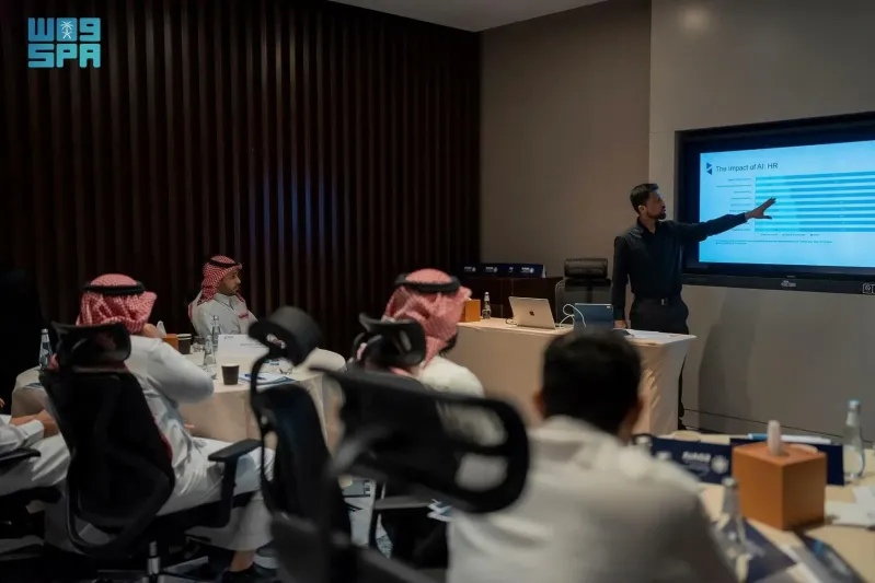 تدريب 25 من قادة "الموارد البشرية" في مجال البيانات والذكاء الاصطناعي