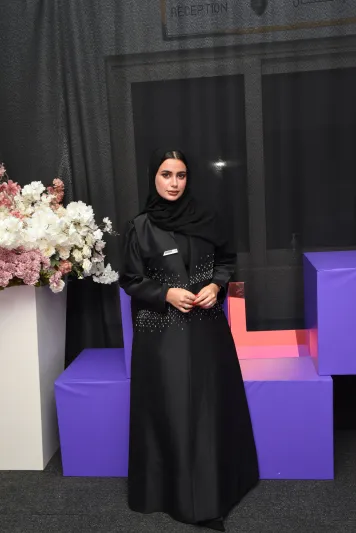 المصدر: الرجل الفنانة التشكيلية ولاء آل عقيل لـ«الرجل»: أستوحي لوحاتي من التأمل.. أمنيتي متحف فني عالمي في السعودية