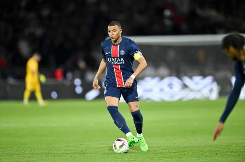 ريال مدريد يكشف موعد تقديم مبابي لاعبًا للملكي!