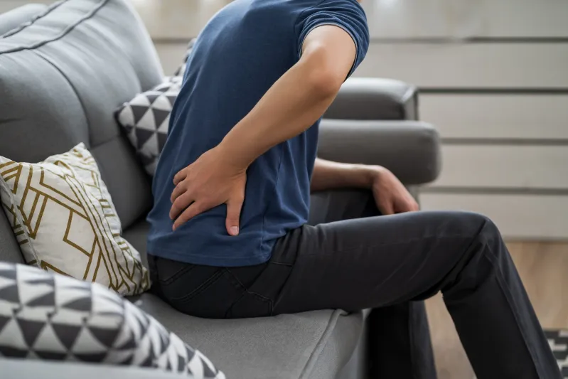 عرق النسا في الرجل اليمنى.. الأسباب وطرق العلاج الطبيعية