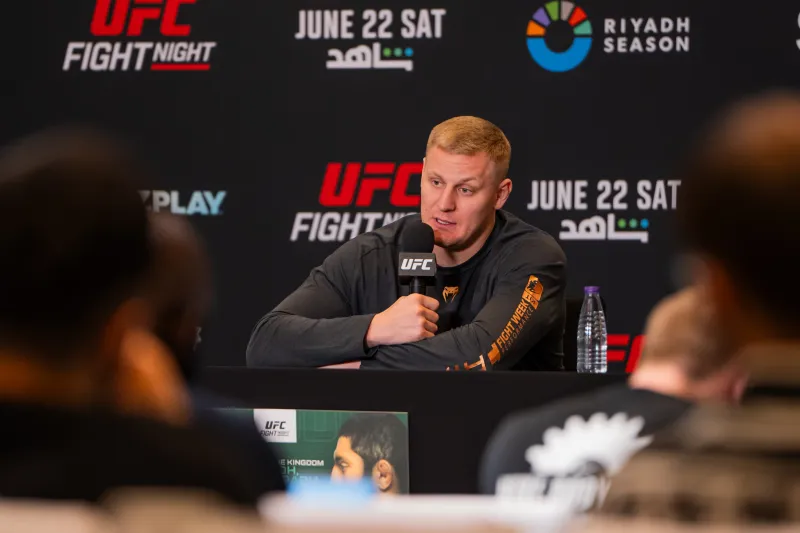 أبطال UFC يطلقون التحديات من الرياض: نزالات السبت على "أوكتاجون المملكة أرينا"