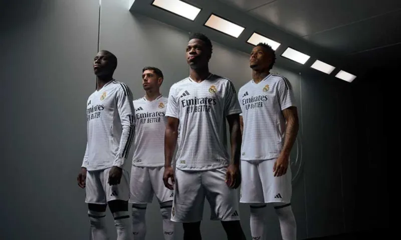 رسميًا.. ريال مدريد يعلن عن قميصه للموسم الجديد (صور)