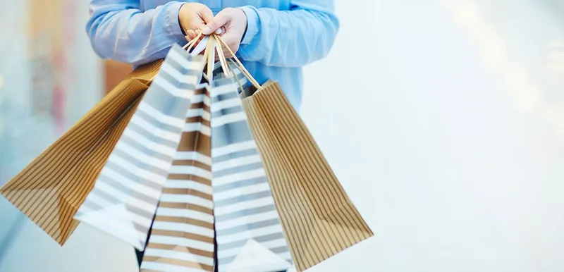 باحثون: طرق الدفع الائتمانية تساعد في إنفاق الأموال بشكل أكبر