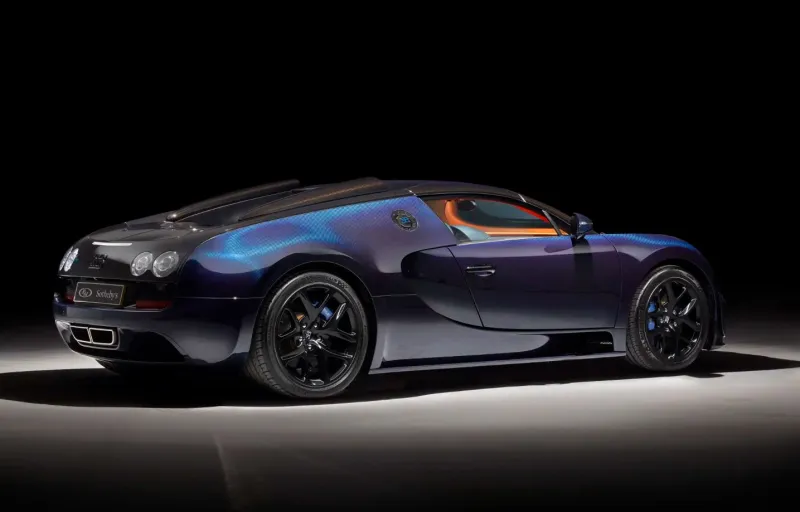 سيارة "Bugatti Veyron 16.4 Grand Sport Vitesse" للبيع بـ 2.5 مليون إسترليني