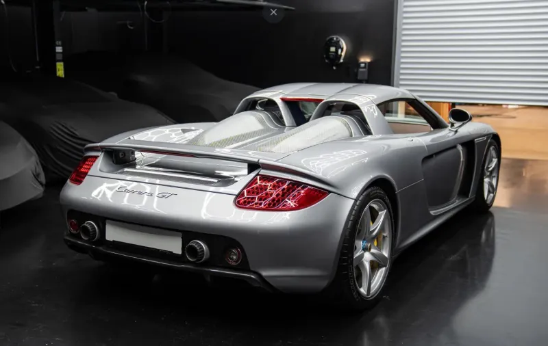 سيارة Porsche Carrera GT موديل 2006 للبيع في مزاد بأكثر من 1.2 مليون يورو