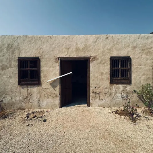 قرية سعودية مهجورة تجذب الزوار.. ماذا يوجد بها؟