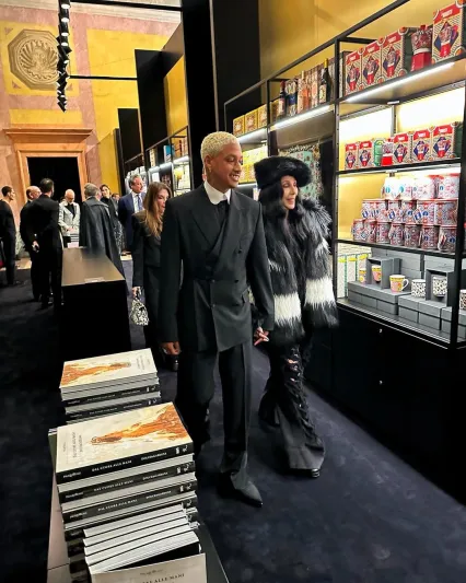 شير تدافع عن صديقها الشاب بعد شجار مهرجان كان: "يجب عليّ أن أحبه" (فيديو)