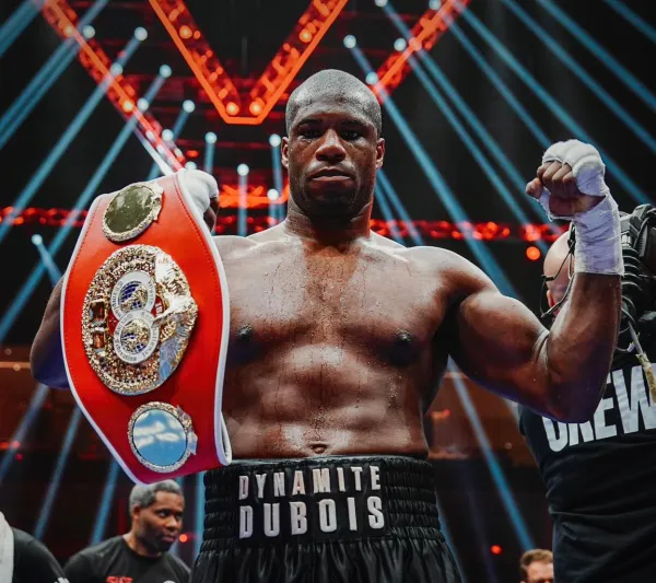 دوبوا يهدد عرش جوشوا في قتال "قاتل الملك" في ويمبلي