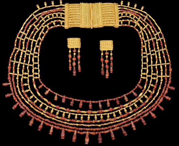 مزاد لبيع أحجار كريمة مصرية الصنع الشهر المقبل في لندن