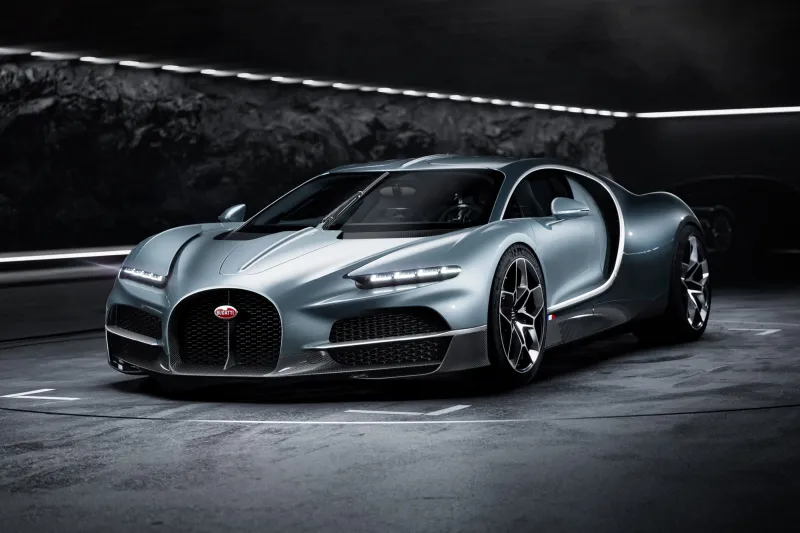 بسعر يتجاوز 4 ملايين دولار.. بوغاتي تكشف عن أول سيارة هجينة