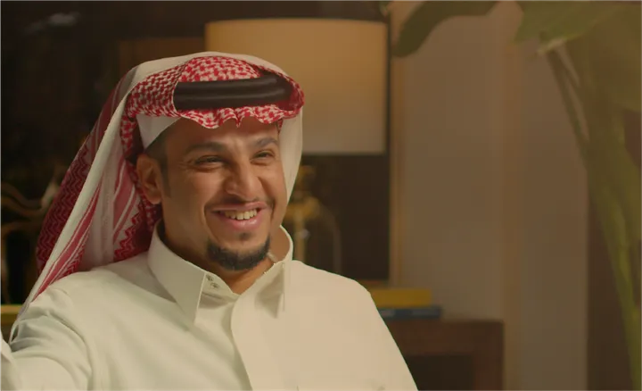 فيصل العيسى يكشف عن مهنة غير متوقعة يعمل بها منذ 15 عامًا (فيديو)