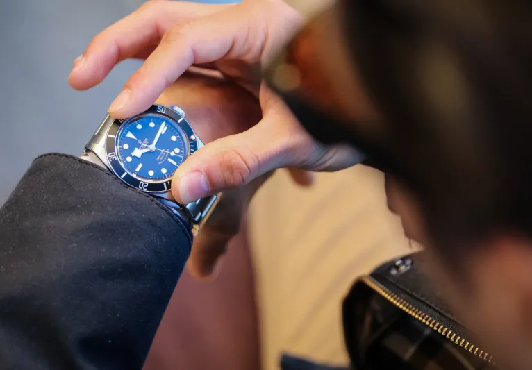 بقيمة  300 ألف يورو.. لاعب توتنهام  يتعرض لسرقة ساعته الفاخرة في هجوم مسلح