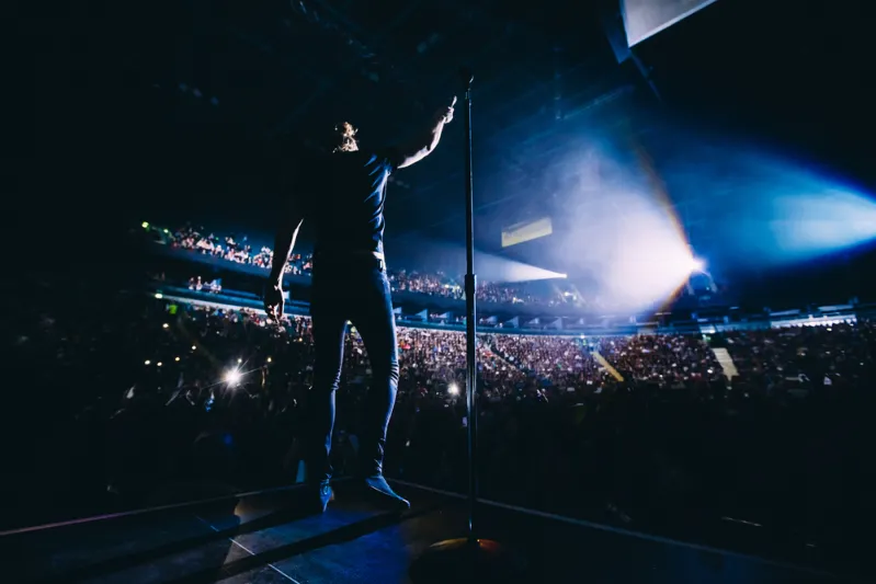 إبداع تجاوز الكلمات.. أول "رابير" أصم يصنع التاريخ بموسيقاه (فيديو)