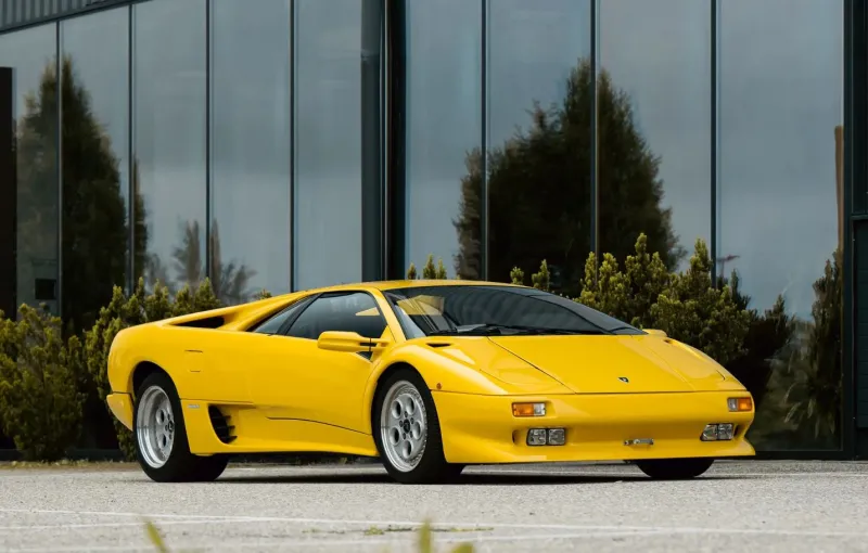 سيارة "Lamborghini Diablo" كانت ملكًا لنجم التنس "توماس موستر" للبيع في مزاد