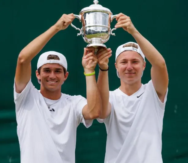 في ويمبلدون للتنس: هيليوفارا وباتن يتوّجان بلقب زوجي الرجال