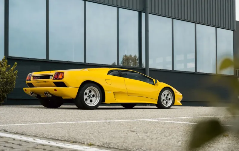 سيارة "Lamborghini Diablo" كانت ملكًا لنجم التنس "توماس موستر" للبيع في مزاد