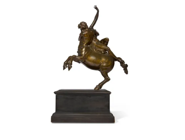 تمثال "Nessus and Deianira" للبيع بمزاد مقابل 1.2 مليون إسترليني