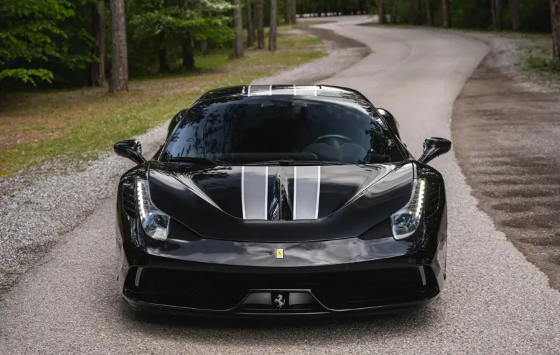 فرصة نادرة: سيارة Ferrari 458 Speciale موديل 2014 للبيع في مزاد