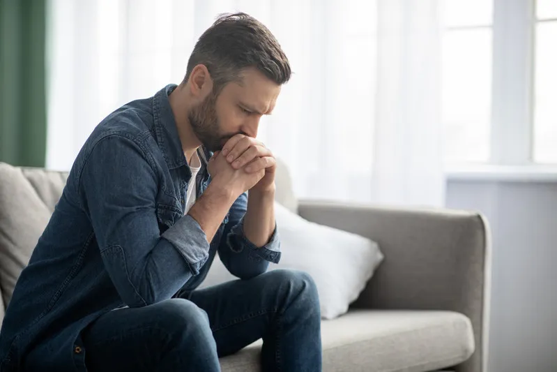 خبيرة تنصح بهذه العادة لحماية صحة الرجال خلال فصل الصيف