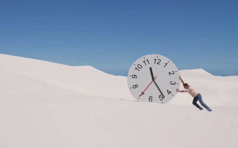 لماذا يؤجل بعض الأشخاص مهامهم لوقت آخر؟ دراسة تكشف السبب