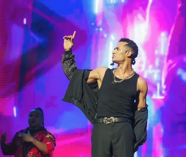 الفنان محمد رمضان يصفع شابًا بالساحل الشمالي.. ما القصة؟ (فيديو)