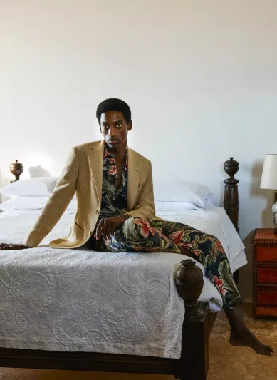 أخف وزنًا وأكثر إشراقًا… الصيف يتقاسم أناقته بين البحر والجبل