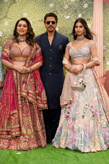 مراسم زفاف نجل أغنى رجل في آسيا تتواصل في بومباي