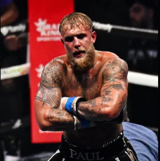 جيك بول يفوز على مايك بيري بالقاضية.. ويتحدى مايك تايسون