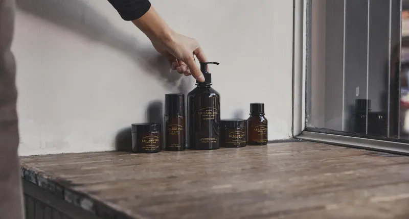 عنوان الأناقة: أفضل زيوت اللحية الفاخرة لعناية خاصة ببشرة الرجل