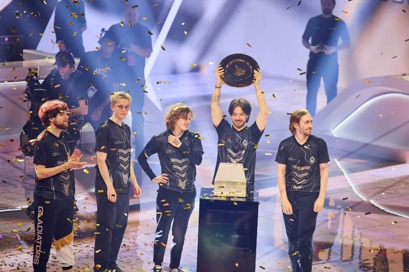 في موسمه الجديد.. "روشن" يكرم كأس العالم للرياضات الإلكترونية 