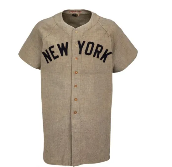 يُتوقع وصول سعره إلى 7 مليون دولار.. عرض قميص "لو جيريج" للبيع في مزاد الشهر المقبل