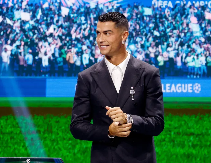 لاعب واحد فقط فاز بها.. هل يتوج "رونالدو" بجائزة "السوبر بالون دور"؟