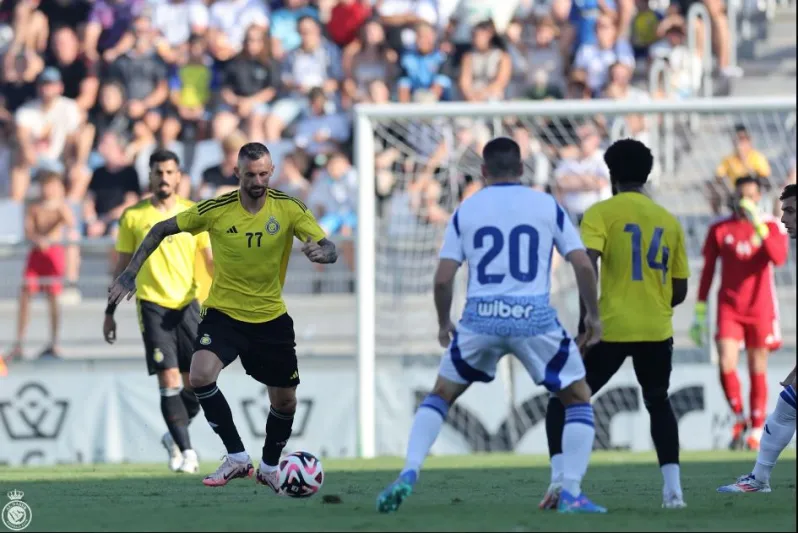 بطريقة مثيرة .. النصر يكشف عن قميص الموسم الجديد (صور) 