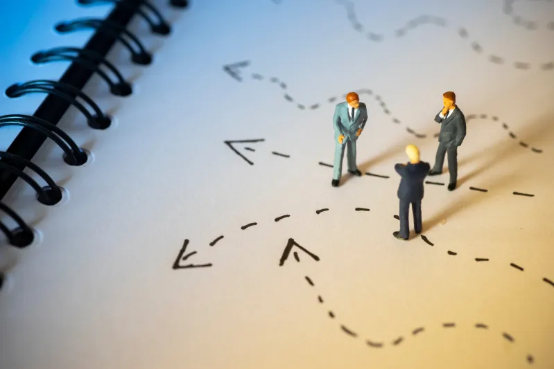 قوة اتخاذ القرار: كيف يمكن لمهاراتك أن تقود نجاحك الوظيفي؟
