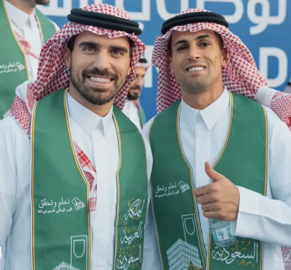 احتفالاً باليوم الوطني.. نجوم الساحرة المستديرة يتألقون بالزي السعودي (فيديو)