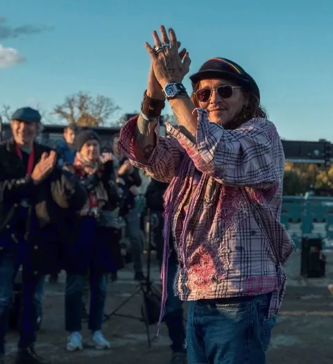 بعد سلسلة انتقادات طويلة.. جوني ديب يخضع لهذه العملية (صور)