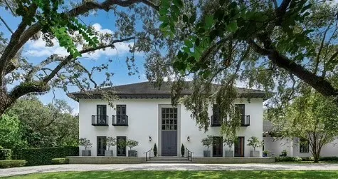  إيل ماكفيرسون تتخلى عن قصرها الفاخر في فلوريدا مقابل 27 مليون دولار (صور)