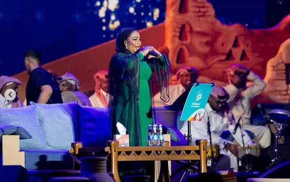  حفلات اليوم الوطني الـ94 .. موضي الشمري تشعل مسرح البريدة (فيديو)