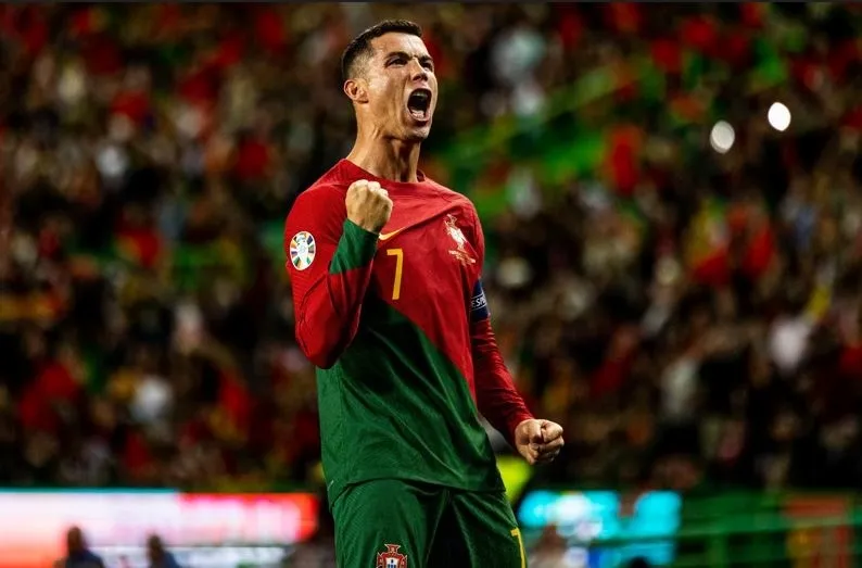 أرباح خيالية لـ"رونالدو" من قناته على "يوتيوب".. كم سيجني؟