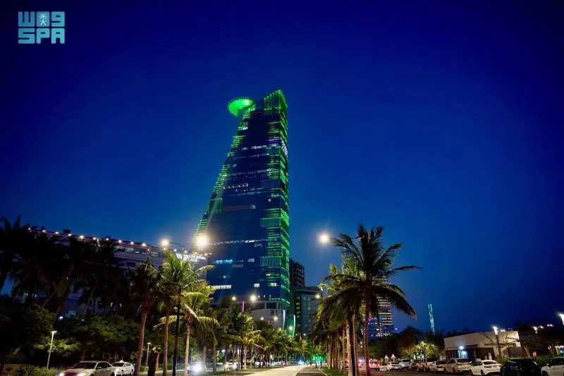 احتفالًا باليوم الوطني السعودي الـ94.. معالم جدة التاريخية تتزين باللون الأخضر